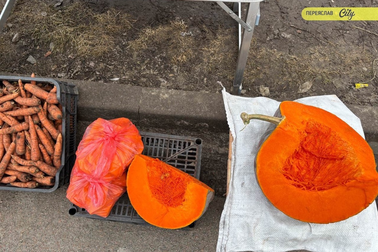 На базарі у Переяславі розкупили сало та здір, які довше зберігаються без холодильника