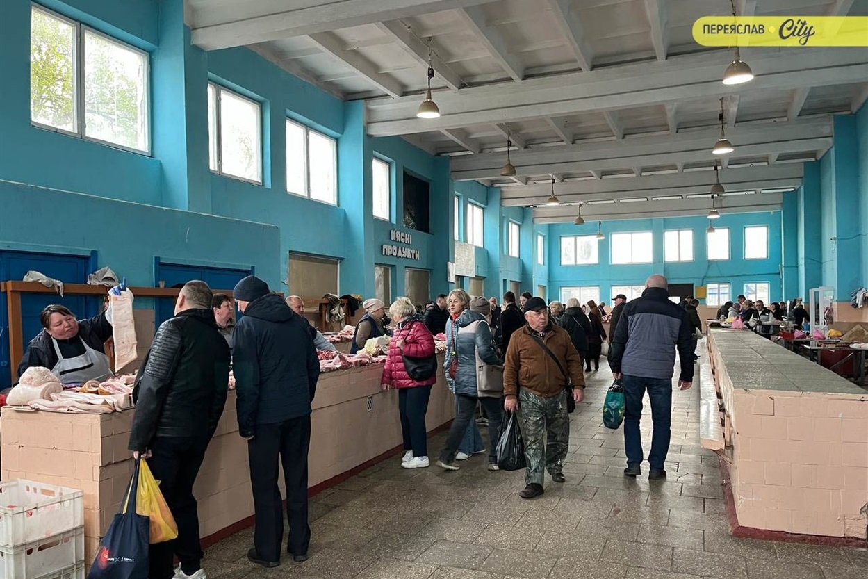 На базарі в Переяславі розсаду помідорів продають по 50-80 гривень, а капусту і перець по 70