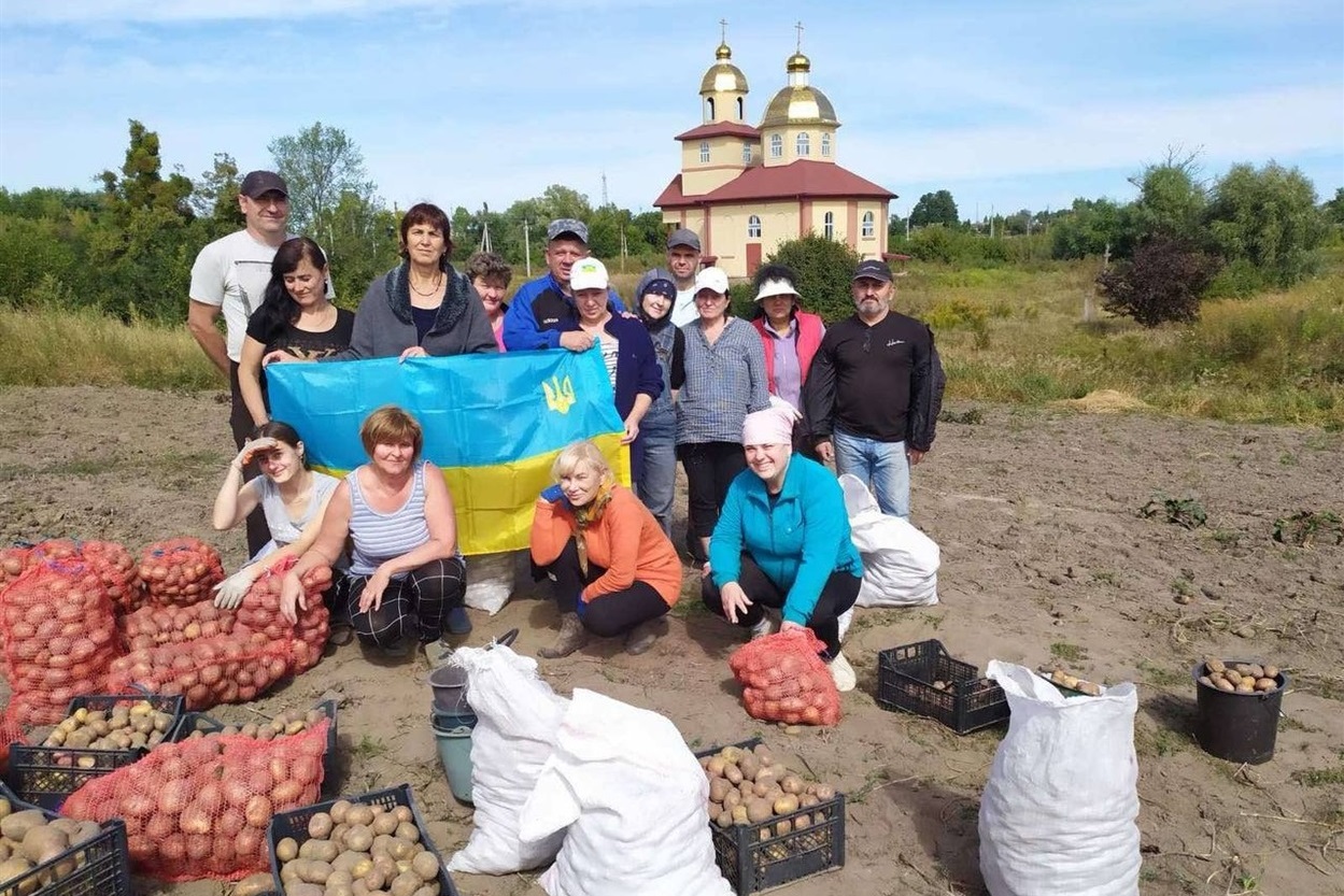 Після загибелі Віталія Чорногора друзі зібрали урожай в пам'ять про нього. 9 вересня 2022 року.