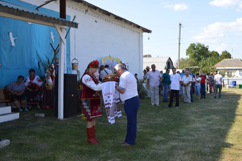 Голову Ташанської ОТГ гостинно зустріли короваєм