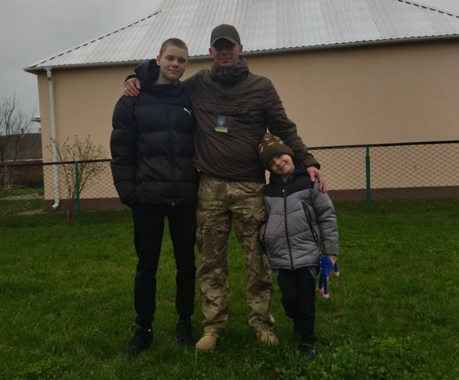 Без рідного тата залишилися двоє синів 